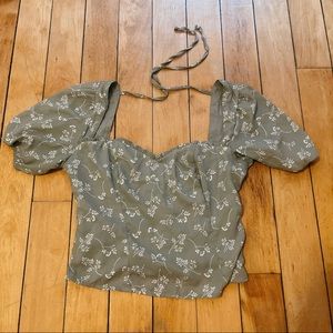 Cropped Abercrombie floral green top